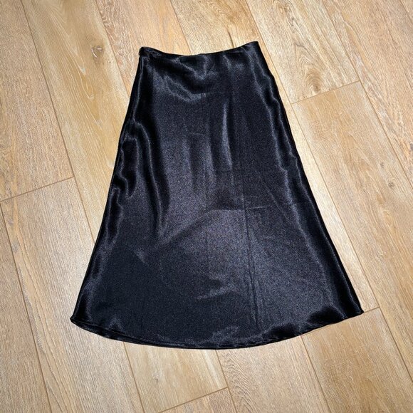 Black High waisted satin silk midi skirt Small shiny - Picture 2 of 3